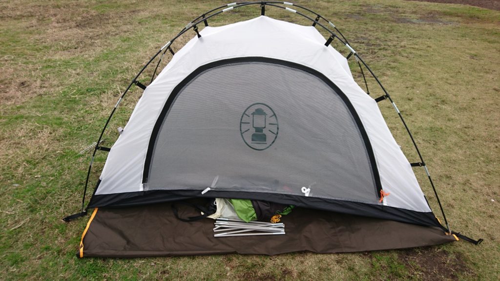 ツーリングドームstはソロキャンプにおすすめ 入れ方によってはコットも入るらしい ロードスターキャンプブログ